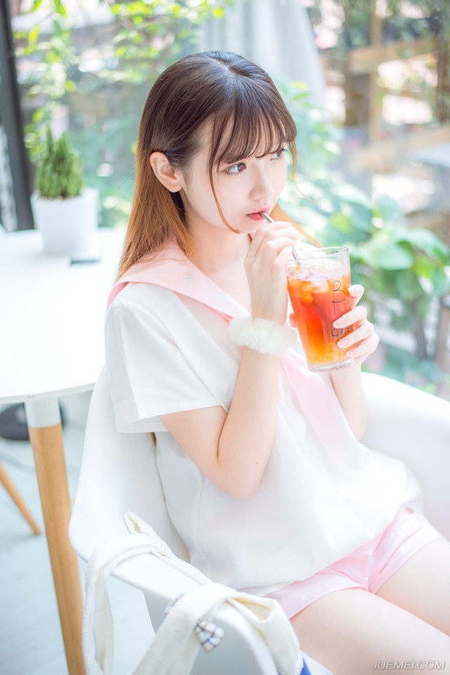 幸福是可以通过学习来获得的，尽管它不是我们的母语。——韩寒